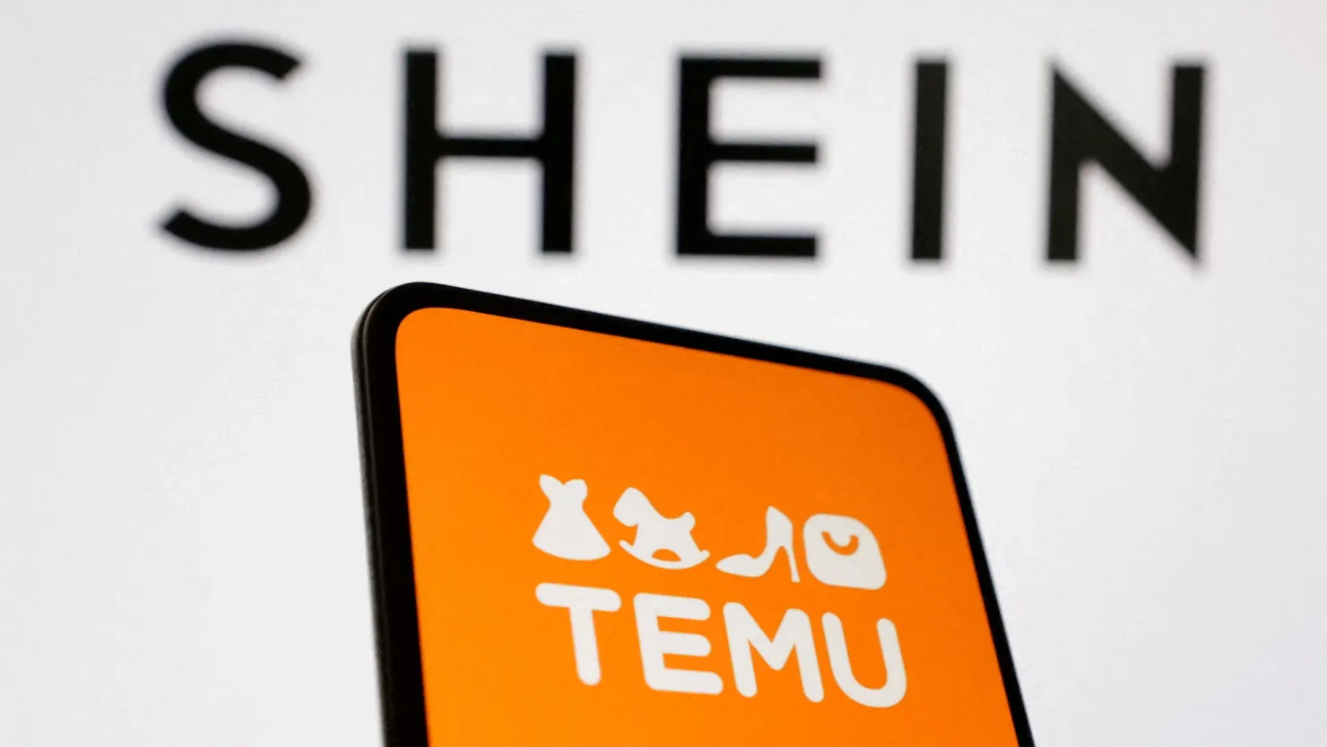 Ong Trump ap thue 90% voi hang gia re tu Trung Quoc hinh anh