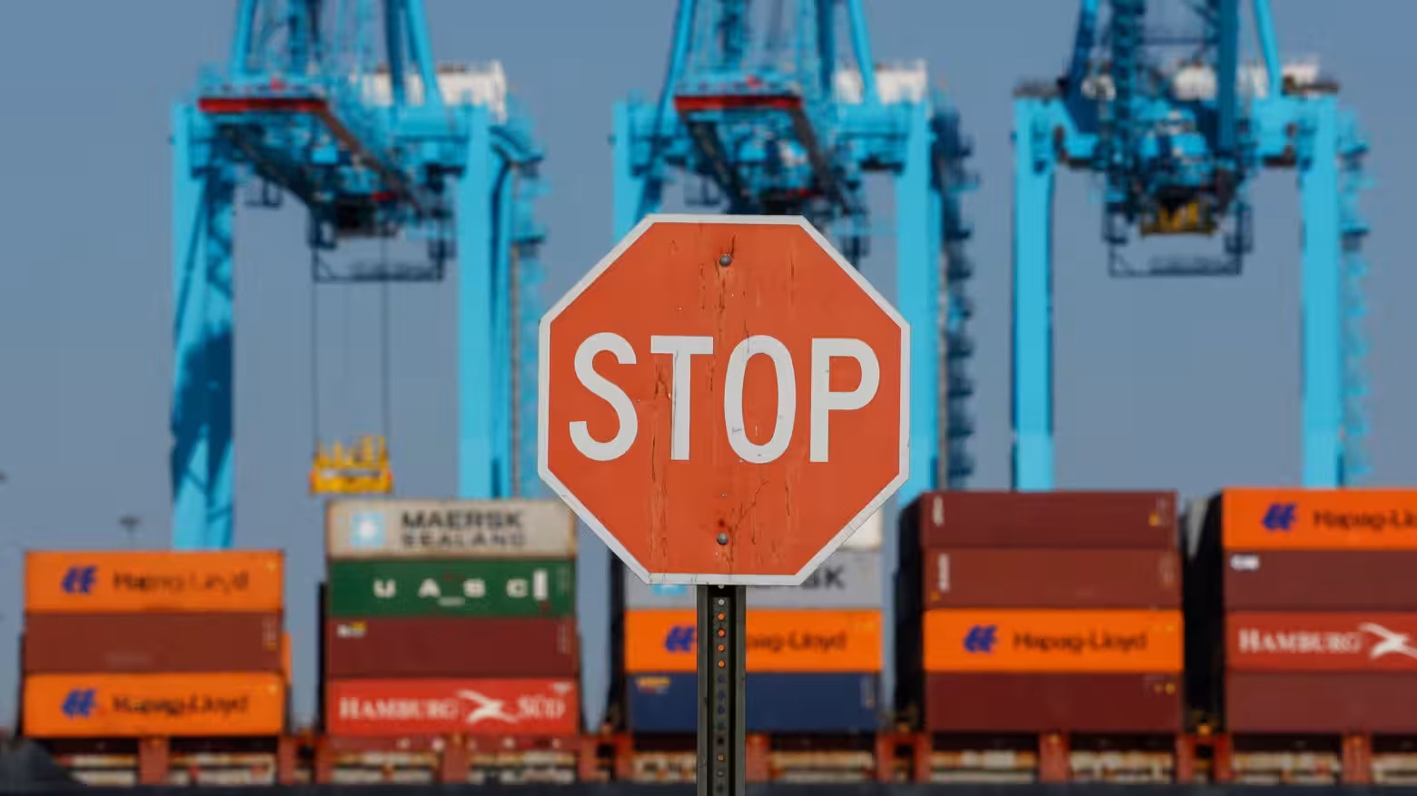 Doanh nghiep chau A lo lang truoc don thue cang cua ong Trump hinh anh