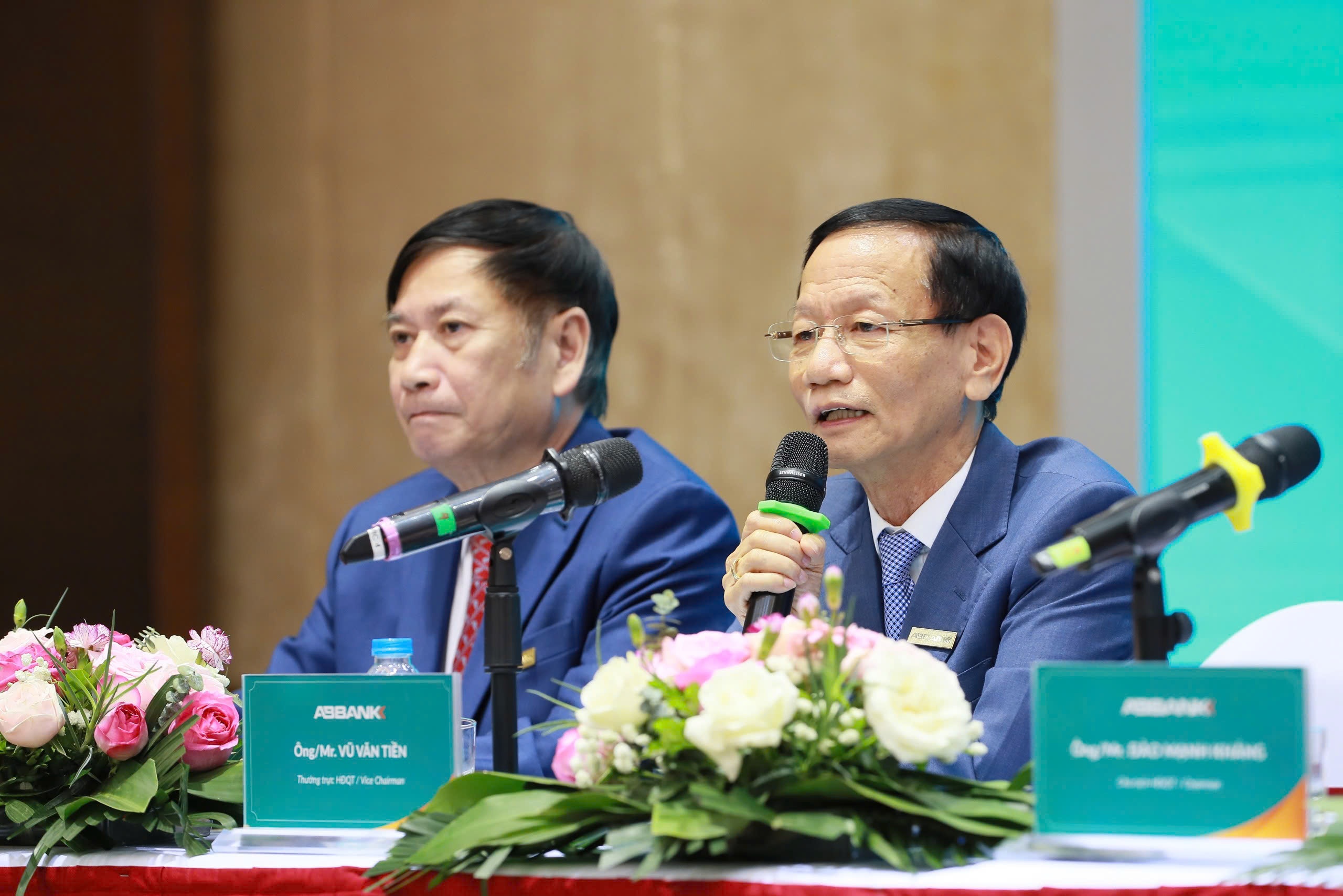 Ong Vu Van Tien: Bo may ABBank dong nhung khong manh, can tai cau truc hinh anh