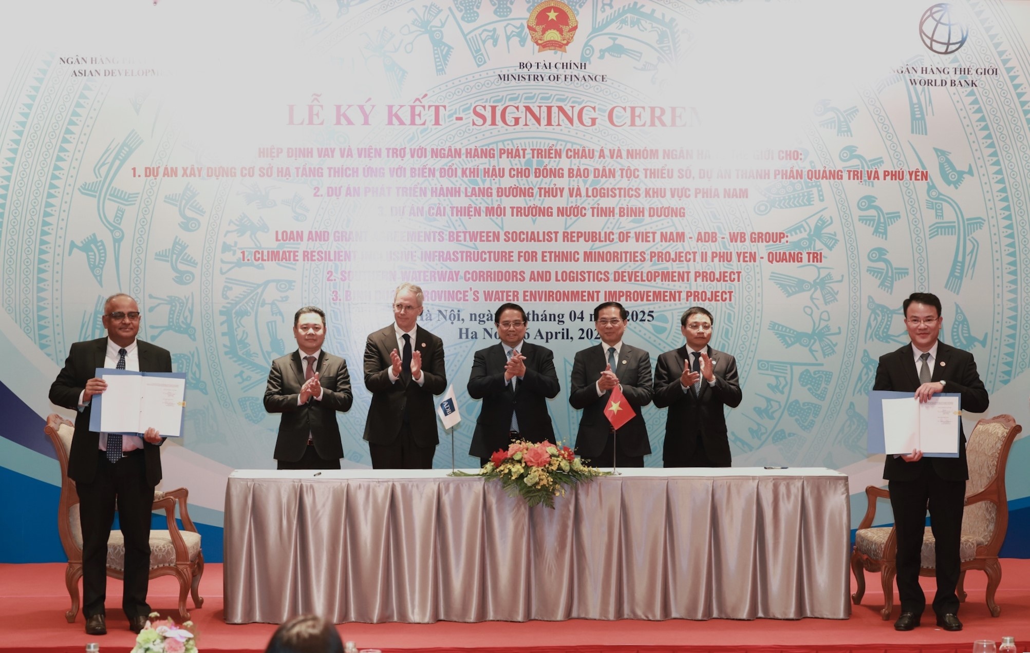 ADB, WB tai tro gan 400 trieu USD cho 3 du an phat trien o Viet Nam hinh anh