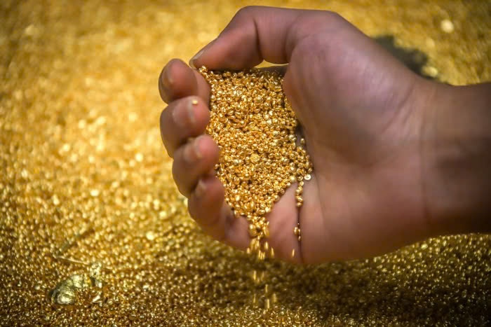 Gia vang len ky luc khi ong Trump goi Chu tich Fed la 'ke that bai' hinh anh