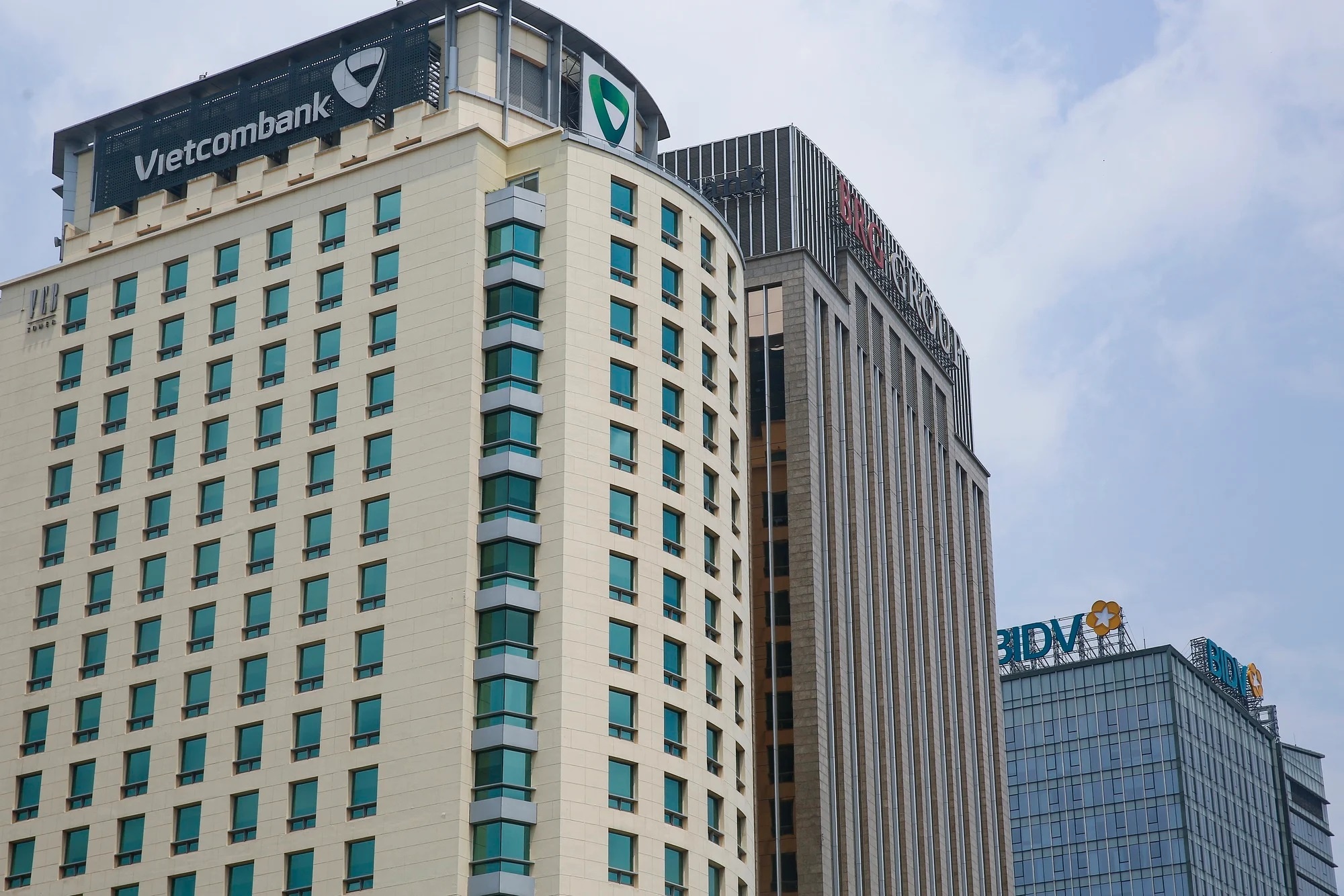 Ngan hang len kich ban ung pho thue quan My hinh anh