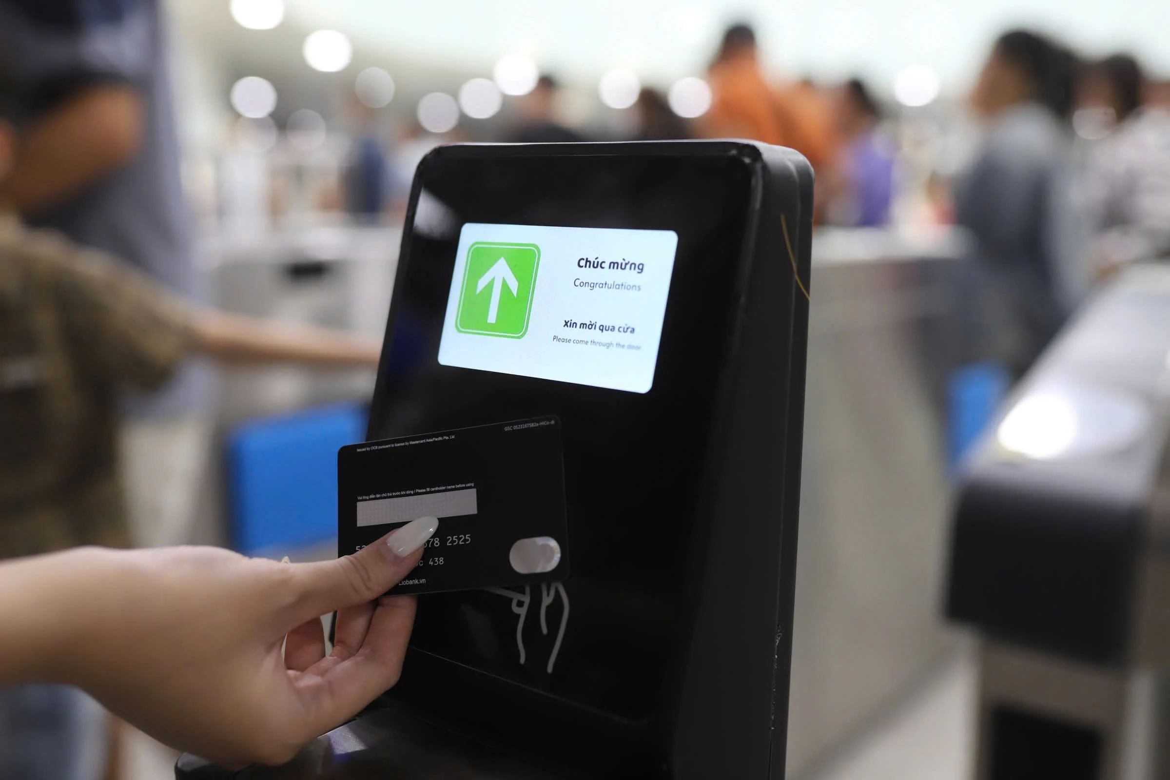 Gan 60% nguoi dan uu tien thanh toan khong tien mat hinh anh