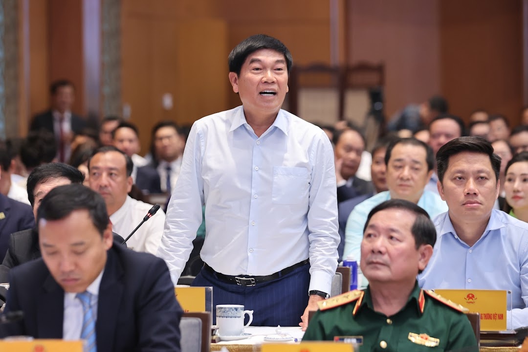 Chu tich Hoa Phat de nghi du an cong phai dung 70% hang trong nuoc hinh anh