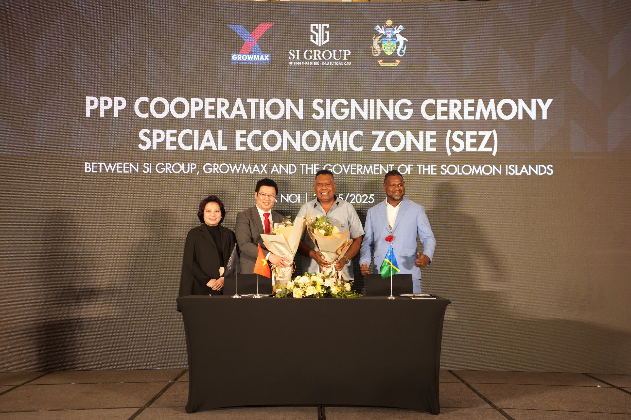 Doanh nghiep Viet lan dau nam quyen van hanh dac khu kinh te quoc te hinh anh