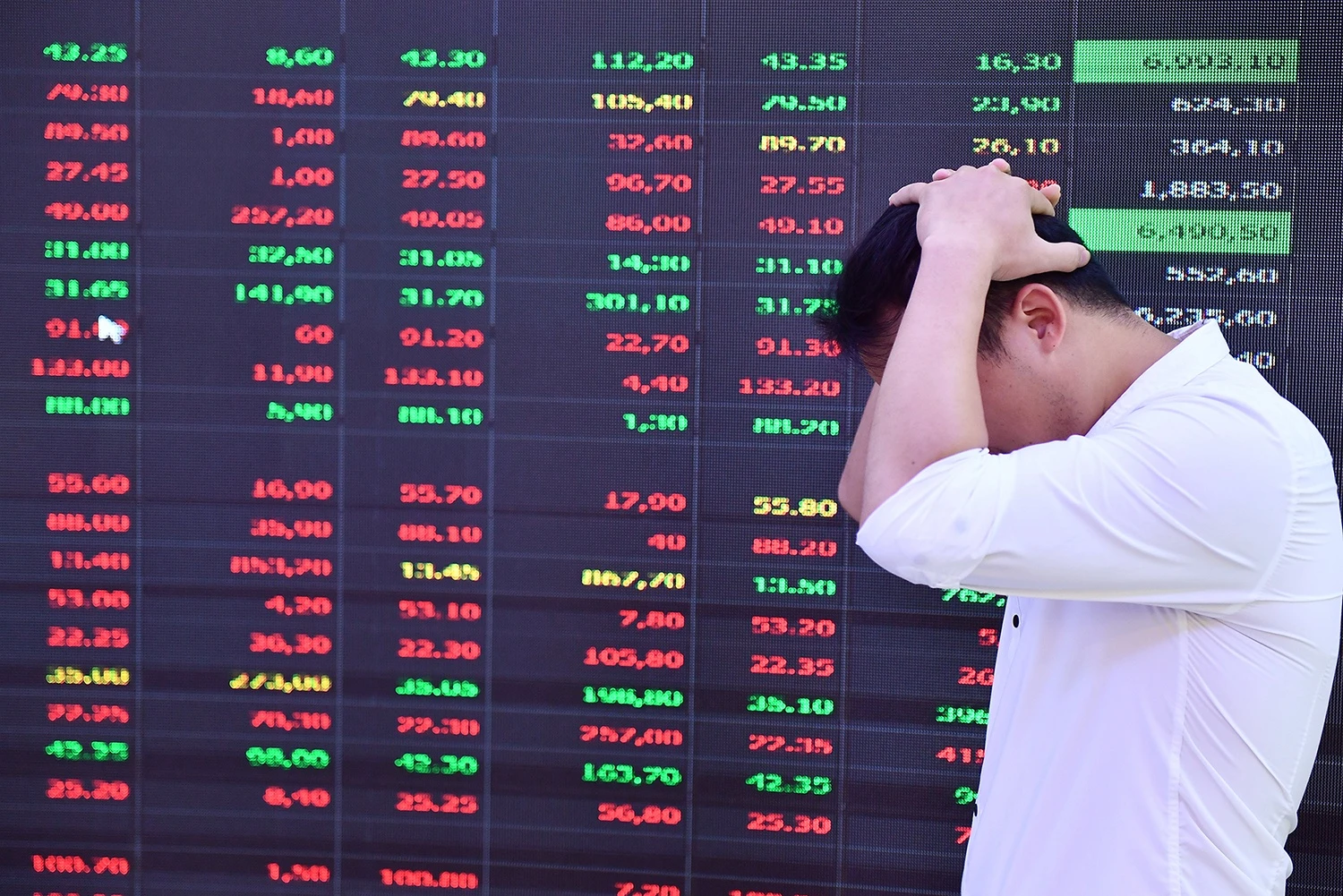 'Ca map' xa hang, VN-Index roi manh nhat gan 2 thang hinh anh