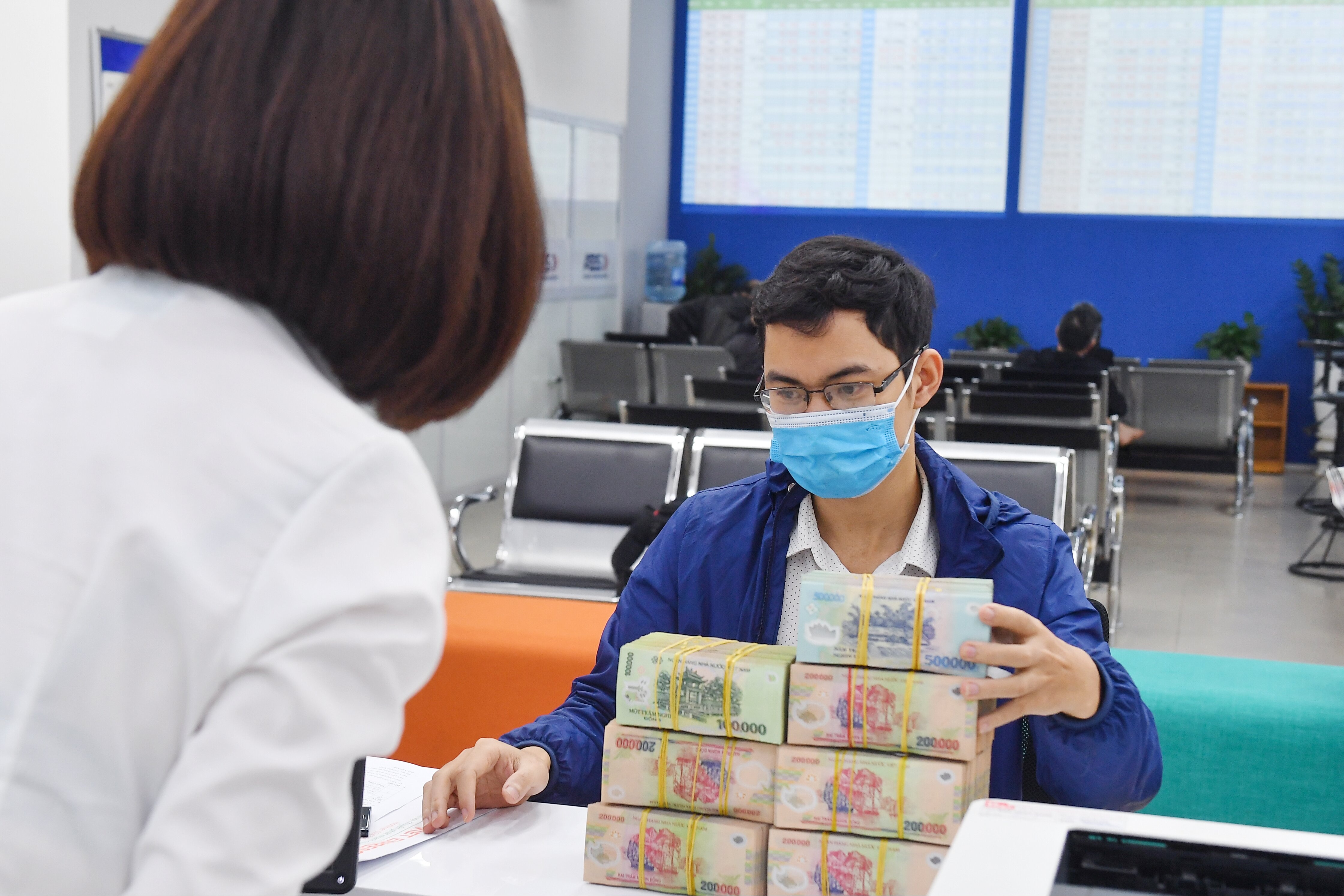 Bo Tai chinh noi bat cong khi ho ke khai nop thue gap 7 lan giao khoan hinh anh