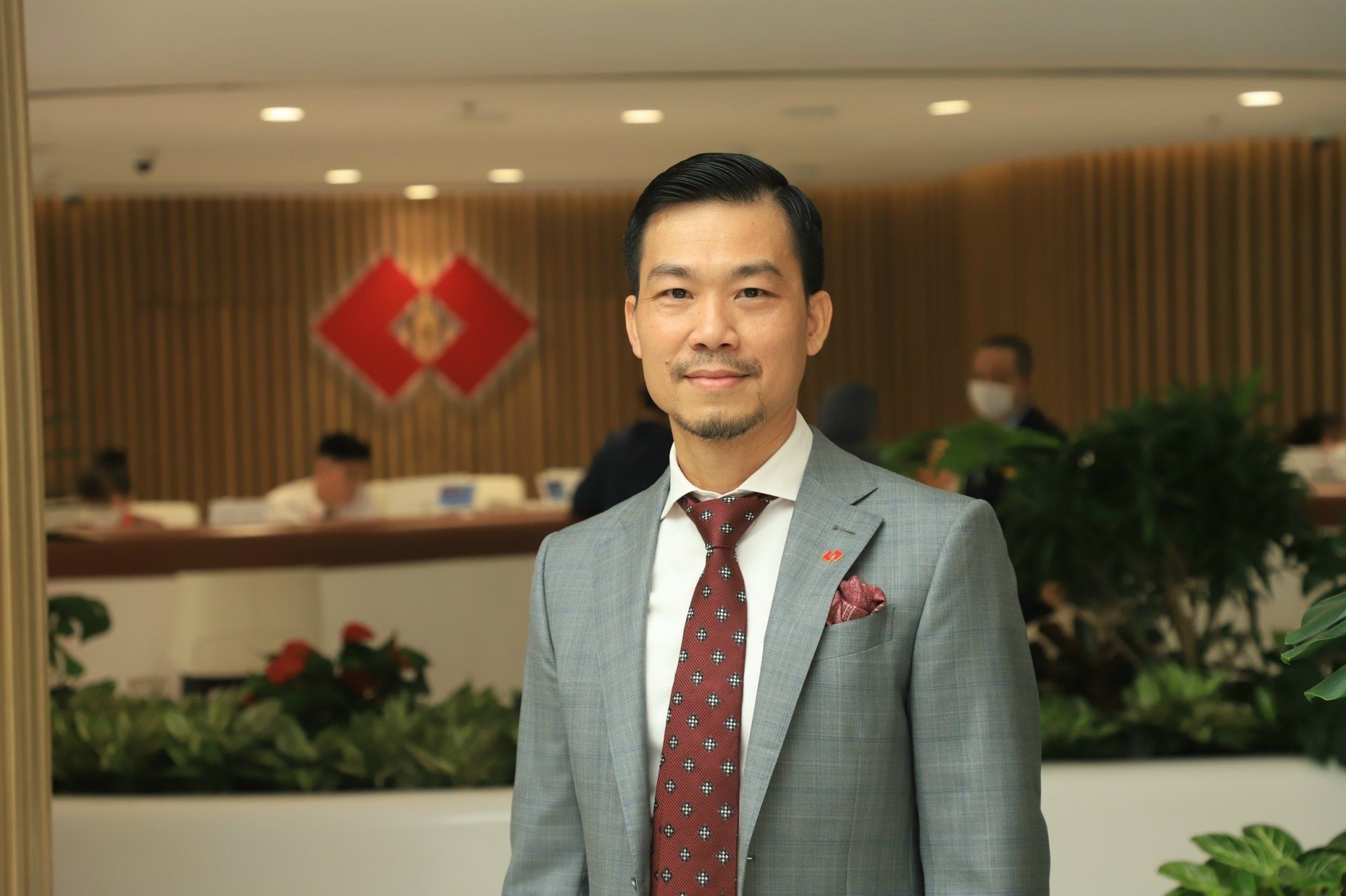 Ong Phan Thanh Son thoi lam Pho tong giam doc Techcombank hinh anh