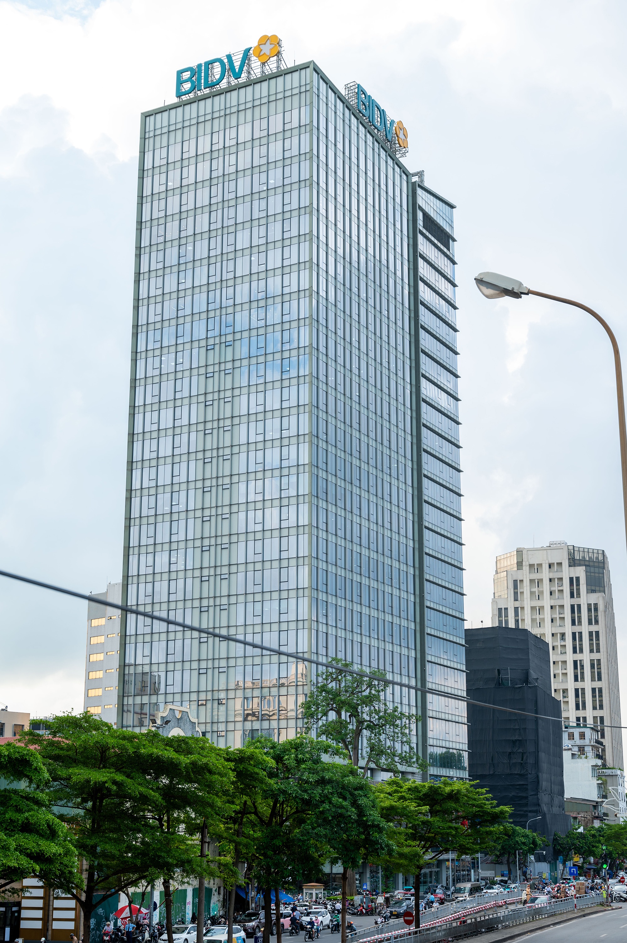 ngan hang thuong mai anh 7