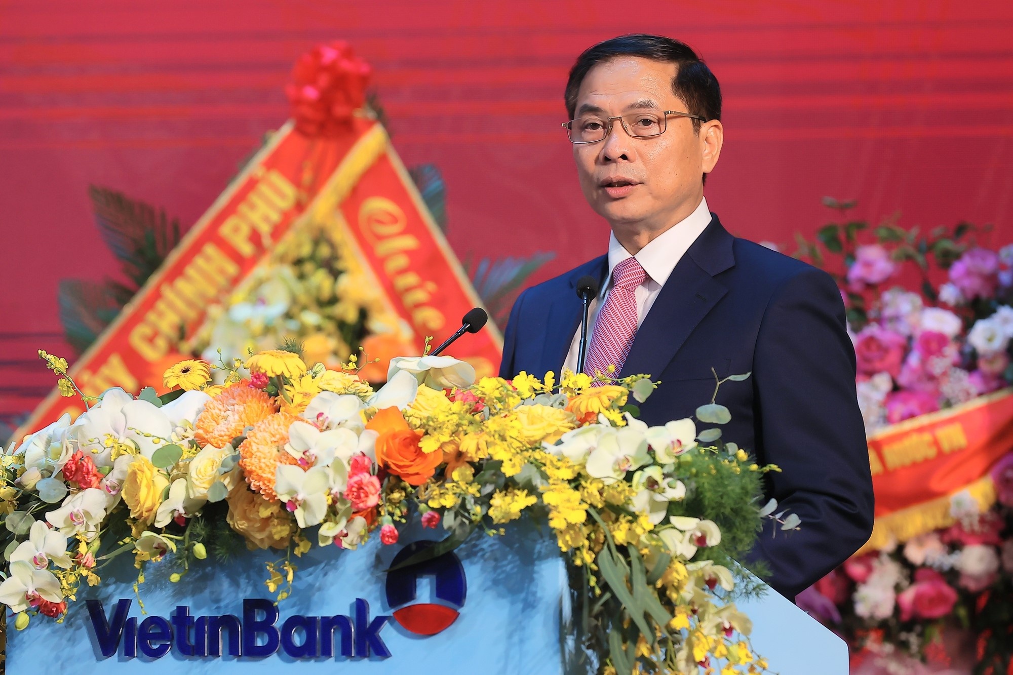 ngan hang quoc doanh anh 2