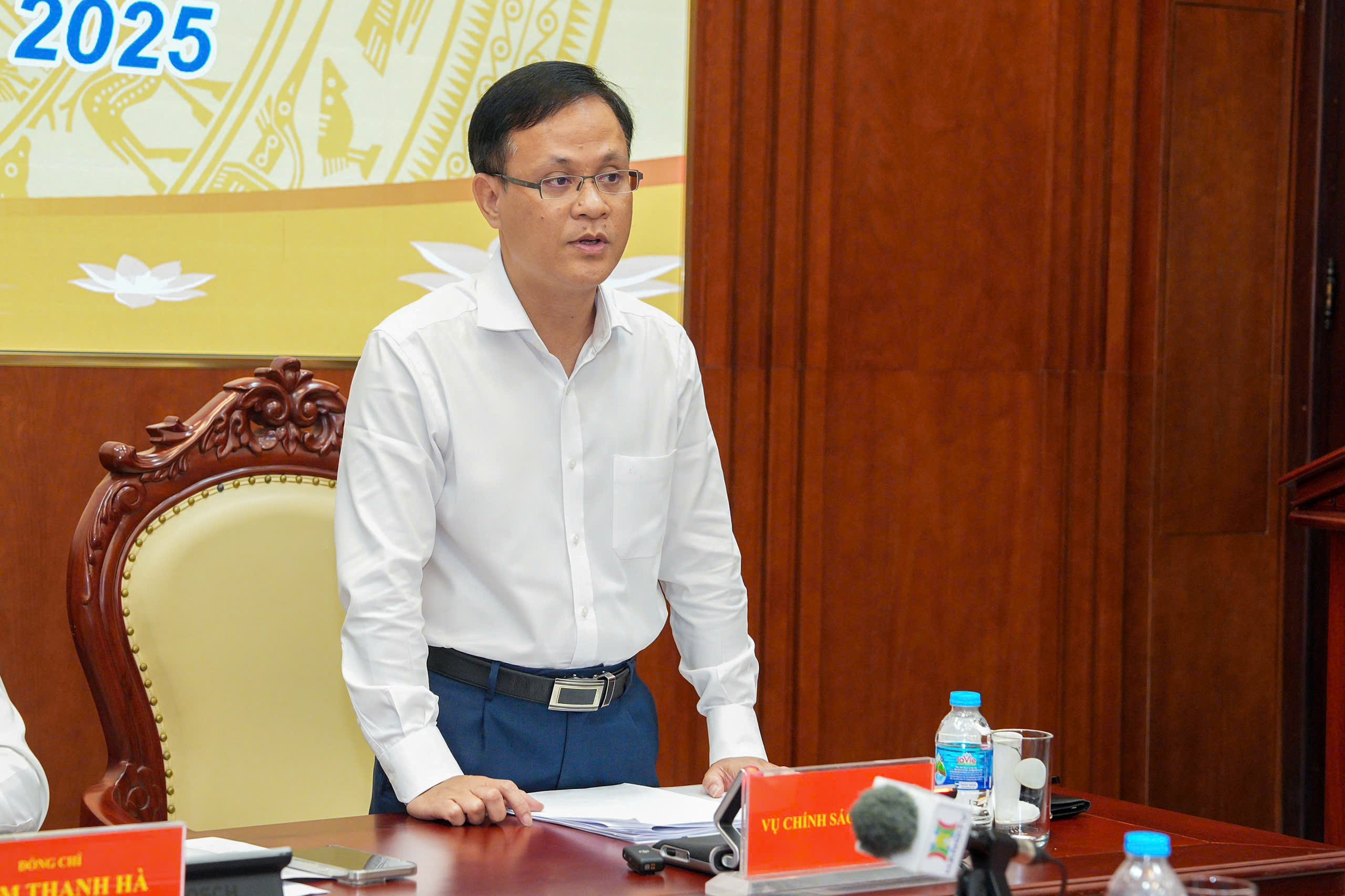 Ly do khien VND giam gia du USD suy yeu hinh anh