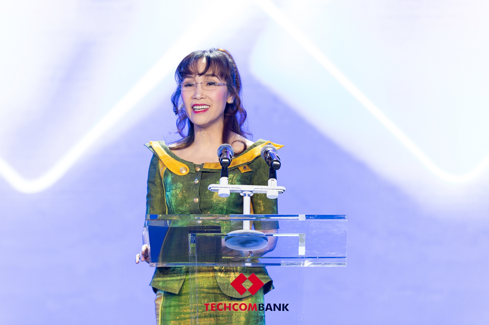 Ty phu Nguyen Thi Phuong Thao: Co dong Vietjet da lai gan 100 lan hinh anh