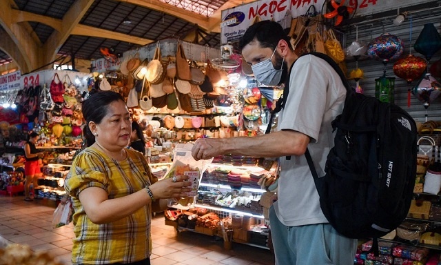 Tram nghin tieu thuong dang ky ho kinh doanh trong mot thang hinh anh
