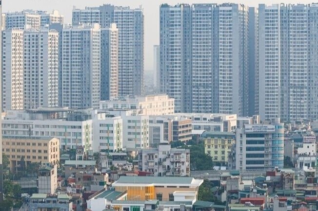 Danh thue mua ban nha dat cao co giup giam gia nha? hinh anh