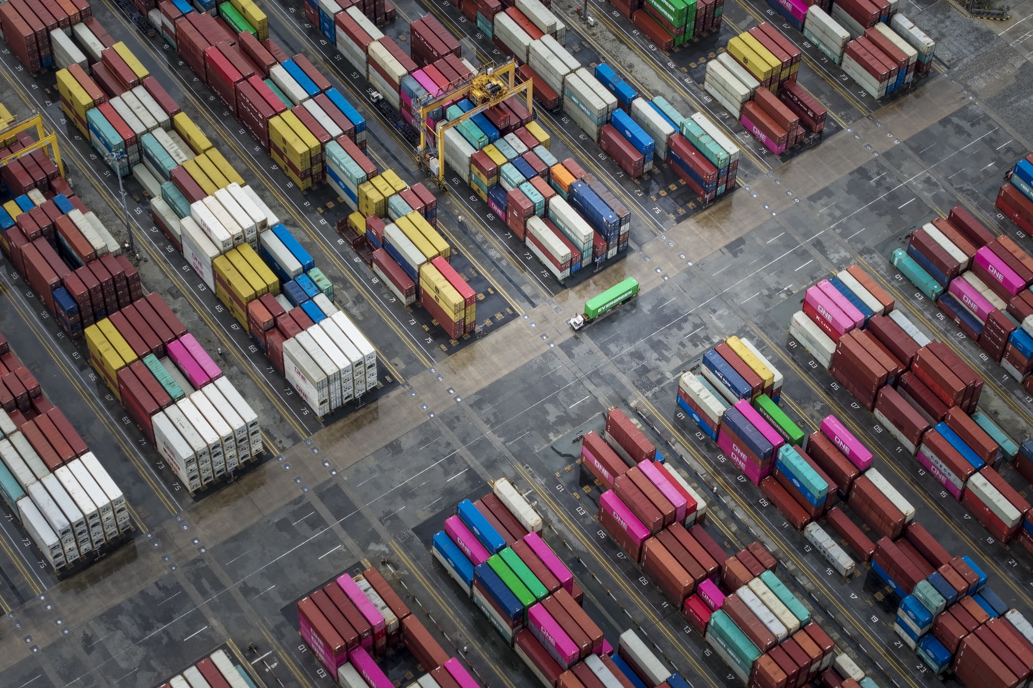 Hang hoa Viet Nam xuat khau My chiu thue 20%: Khong qua dang lo hinh anh