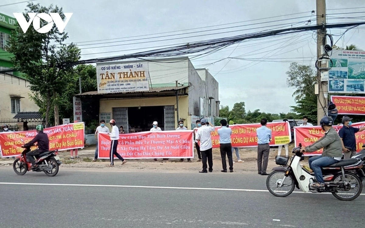 khu nha o suoi giua anh 1