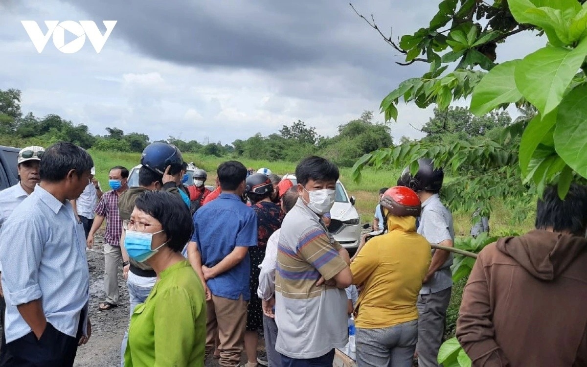 khu nha o suoi giua anh 2