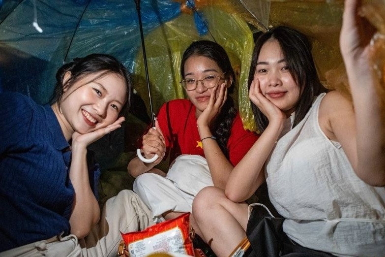 Voi chuot mascara duoi mua de don doan chien si hinh anh