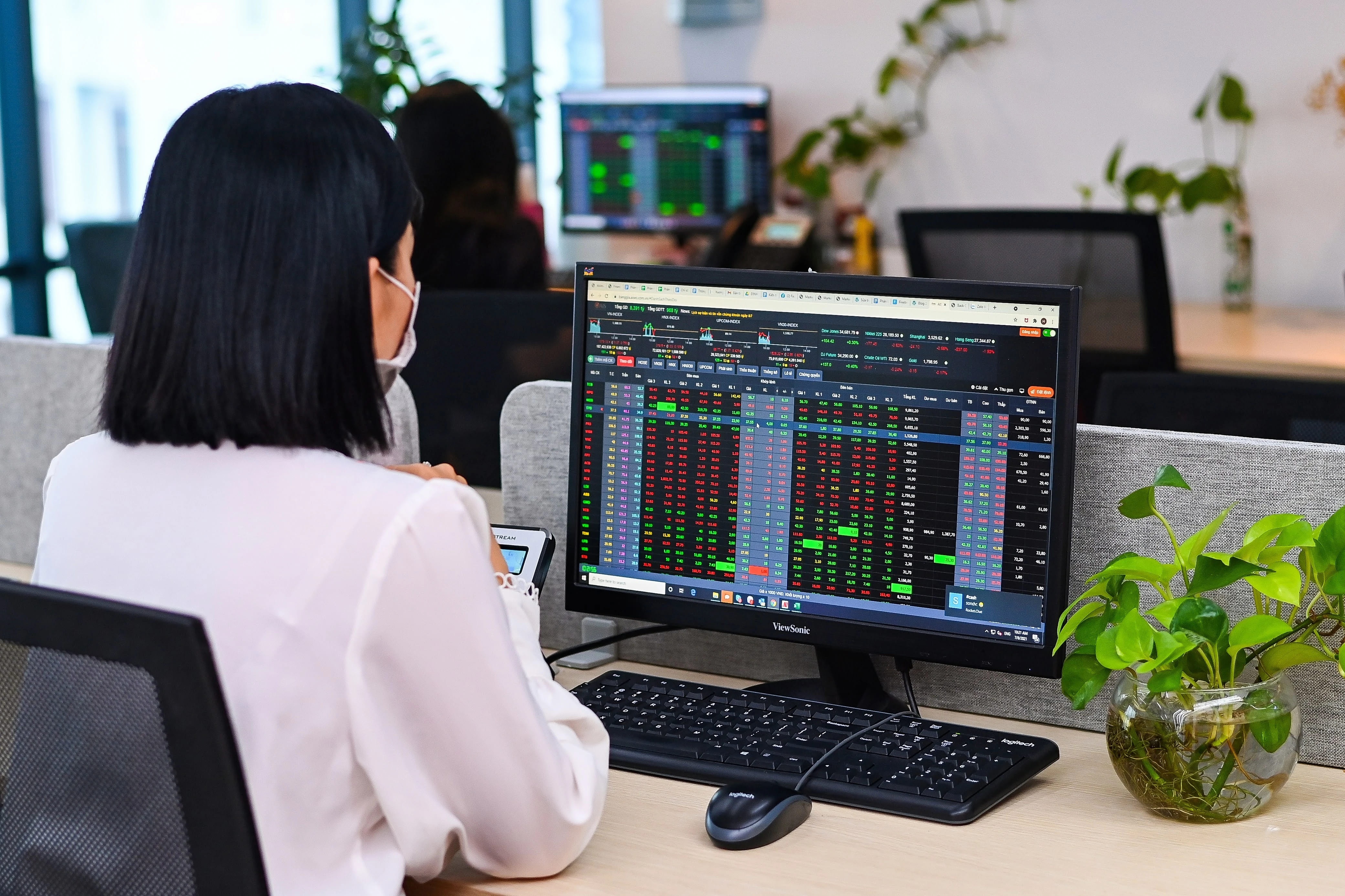 Rut de xuat danh thue 20% tien lai ban chung khoan hinh anh