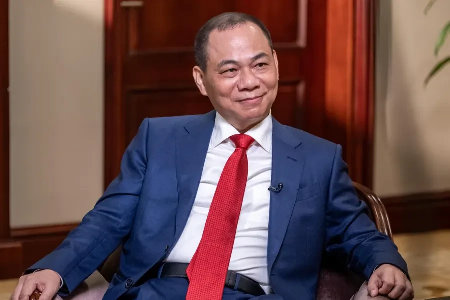 Hai 'bom tan' nua trieu ty cua ong Pham Nhat Vuong hinh anh