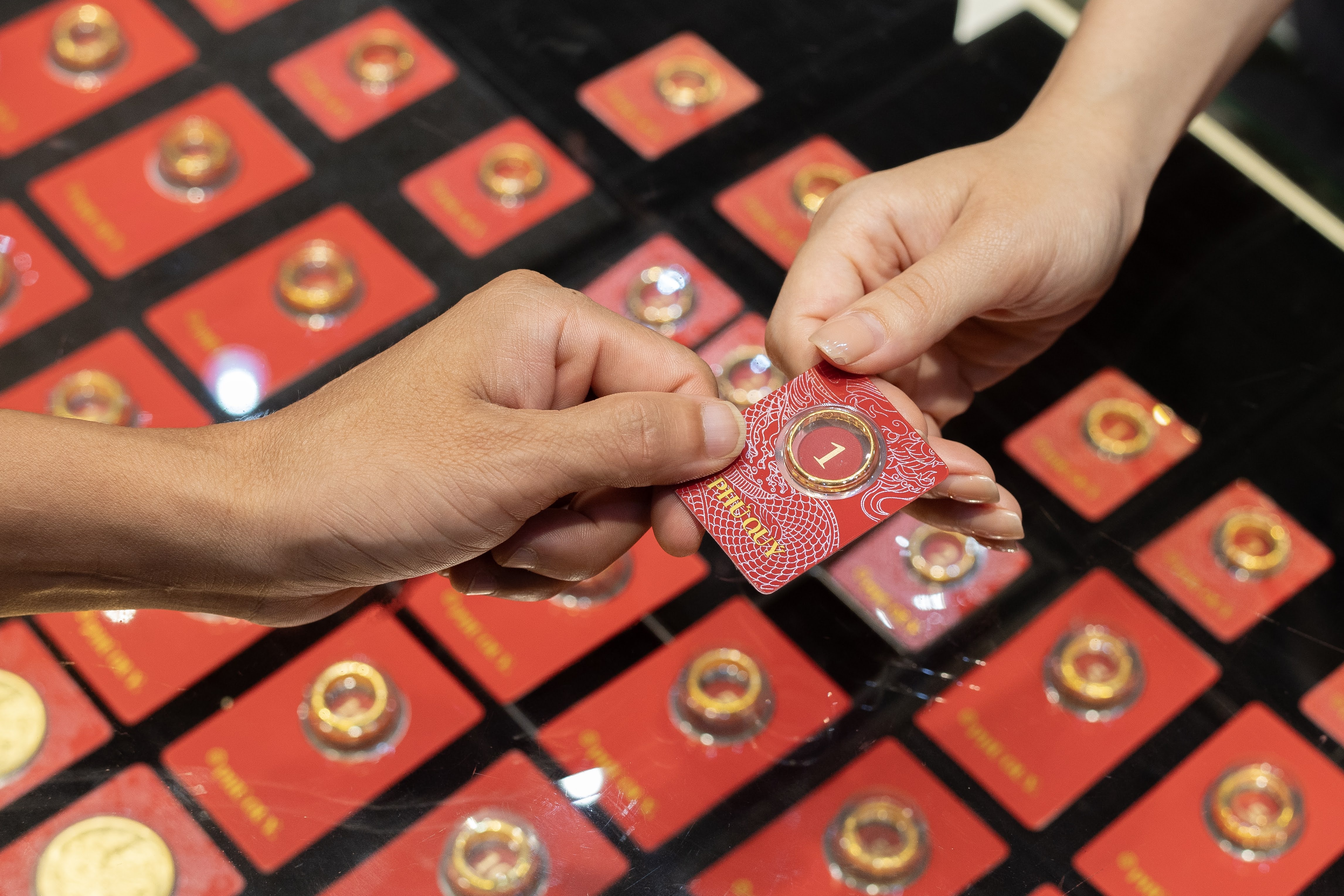 Gia vang mieng, vang nhan dong loat giam hinh anh