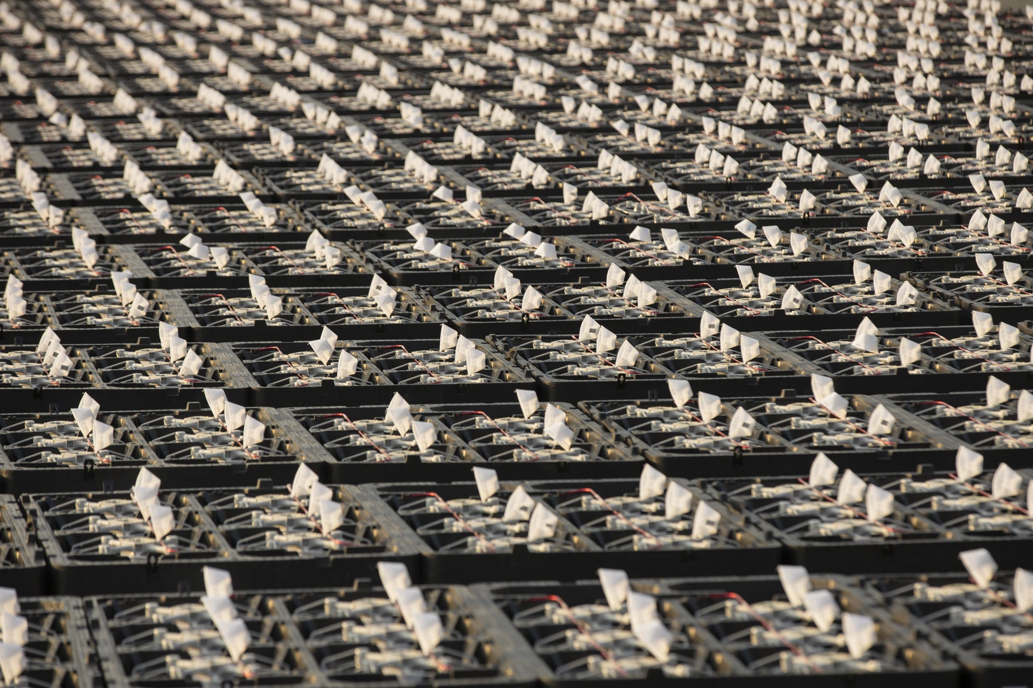 CEO FPT va VinaCapital lap lien minh dua Viet Nam thanh thu phu drone hinh anh