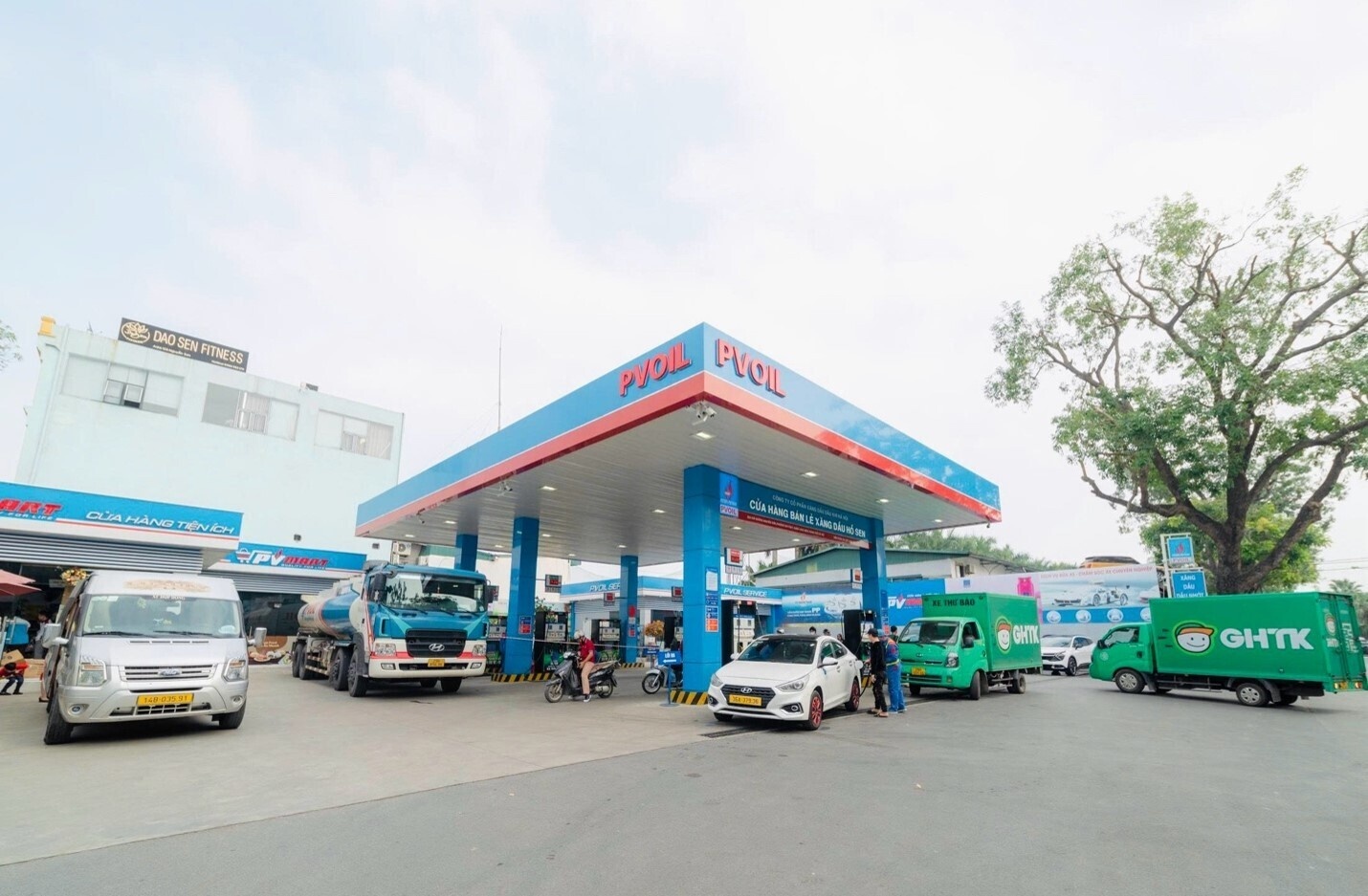 Hơn 1.000 cây xăng PV OIL sẽ thu gom dầu ăn đã qua sử dụng