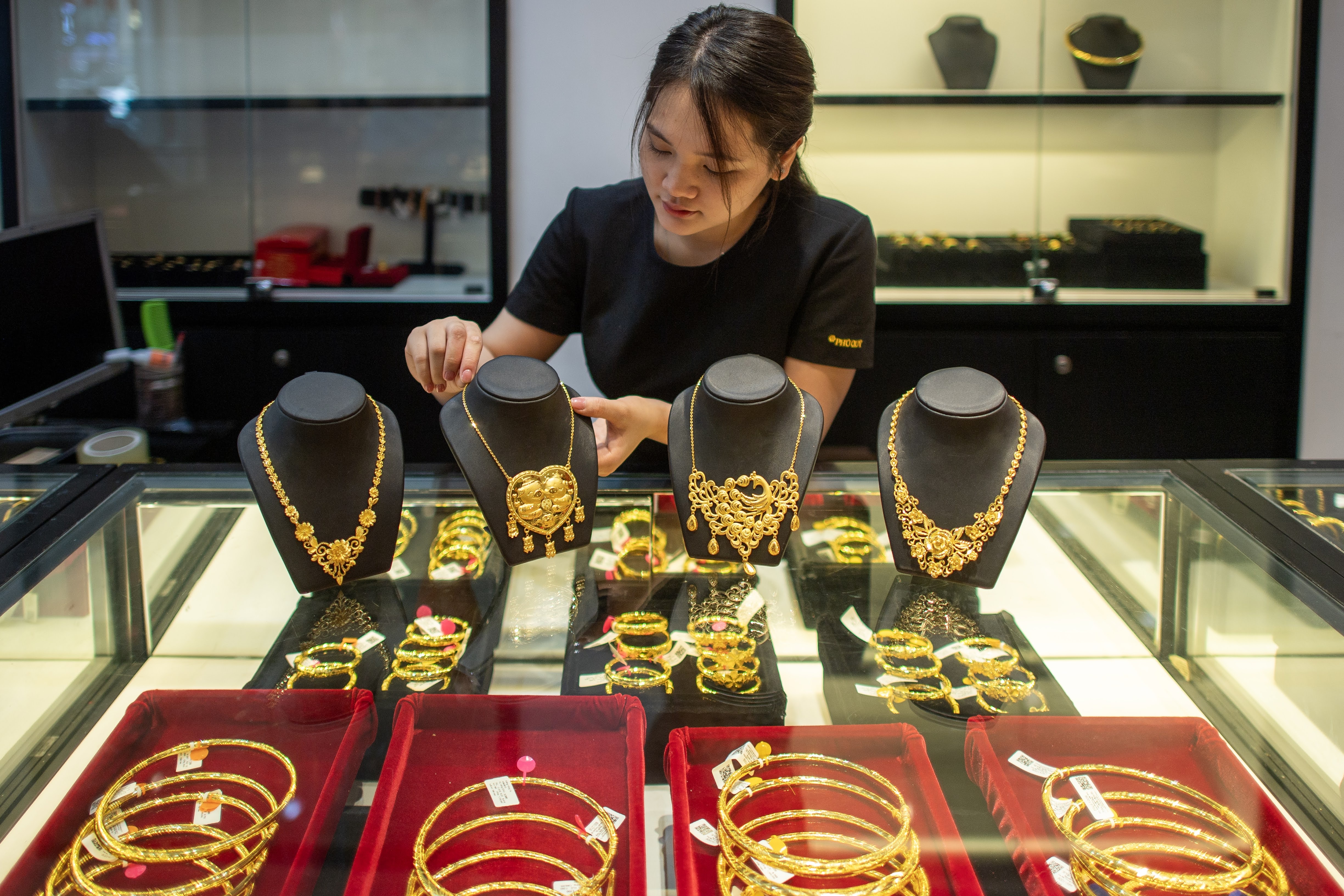 Chuyen gi dang xay ra voi gia vang? hinh anh