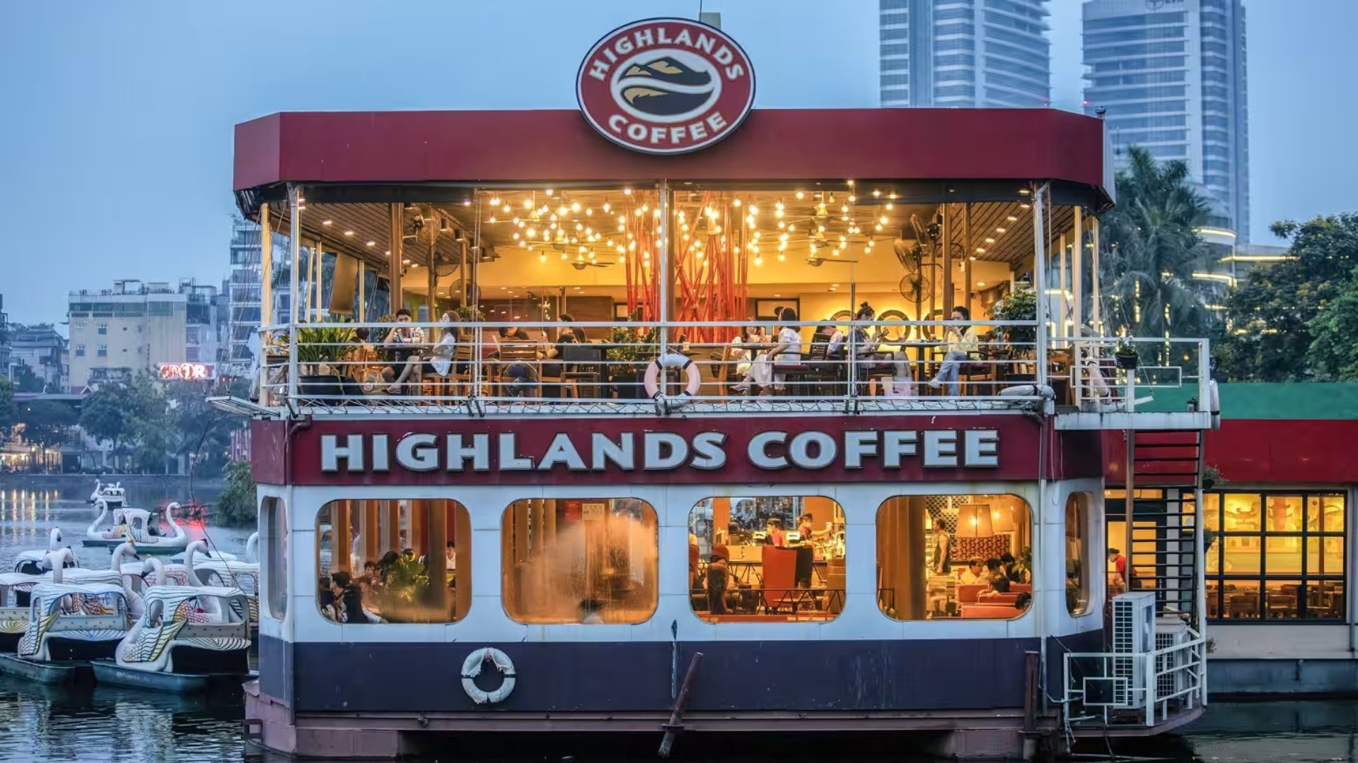 Loat 'bom tan' IPO Highlands Coffee, Dien May Xanh, Long Chau sap 'no' hinh anh
