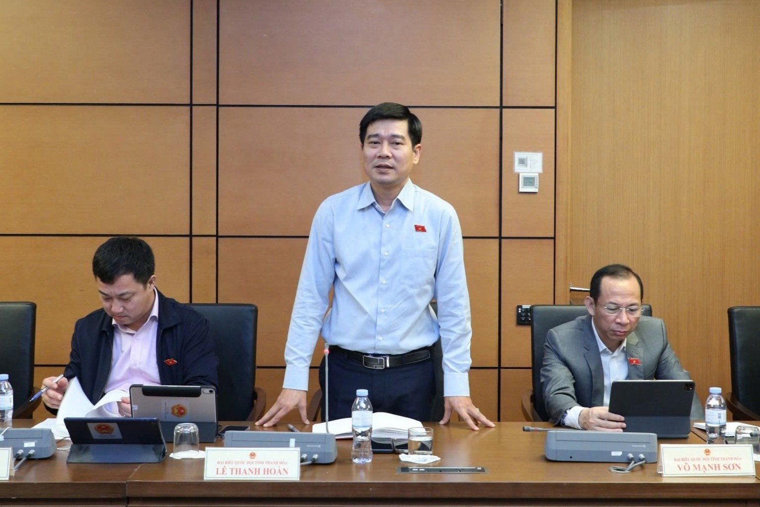 De xuat tach bach ngan hang khoi linh vuc bao hiem hinh anh