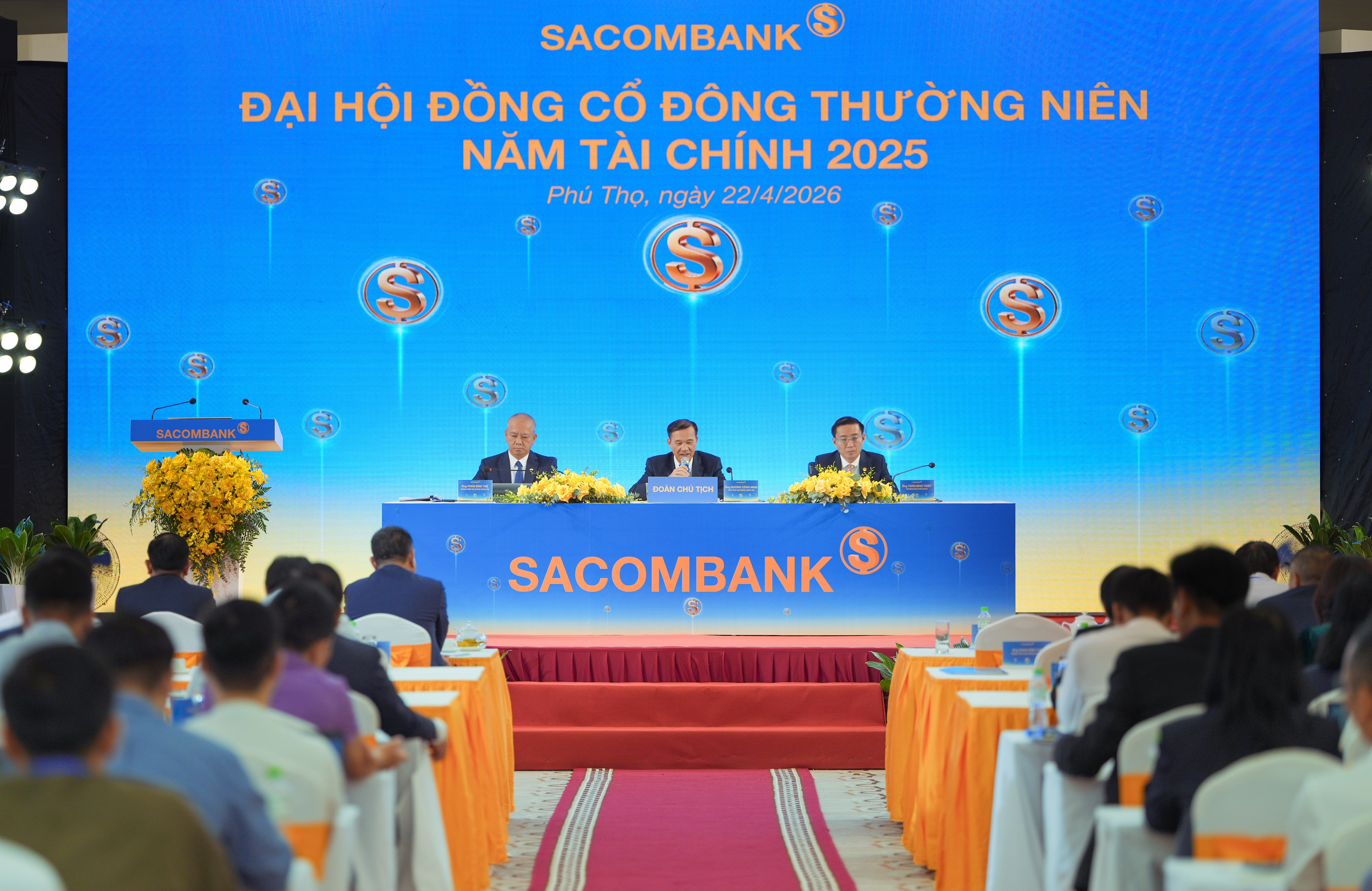 Sacombank tiet lo tien do xu ly co phan lien quan ong Tram Be hinh anh