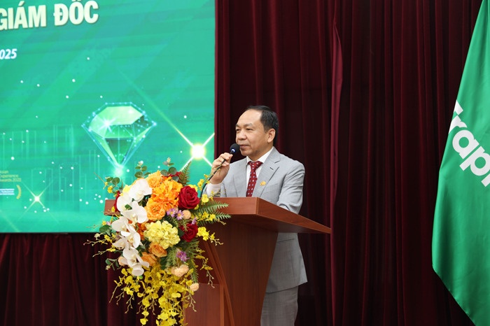 Tong giam doc hang duoc hon 50 nam tuoi xin tu nhiem hinh anh