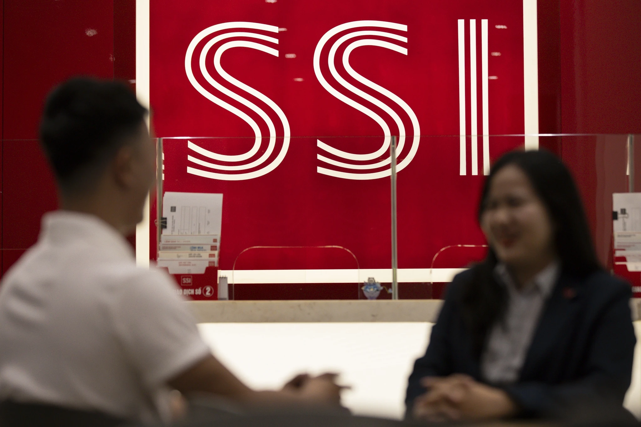 SSI muon huy dong hon 6.200 ty lay lai 'ngoi vuong' nganh chung khoan hinh anh