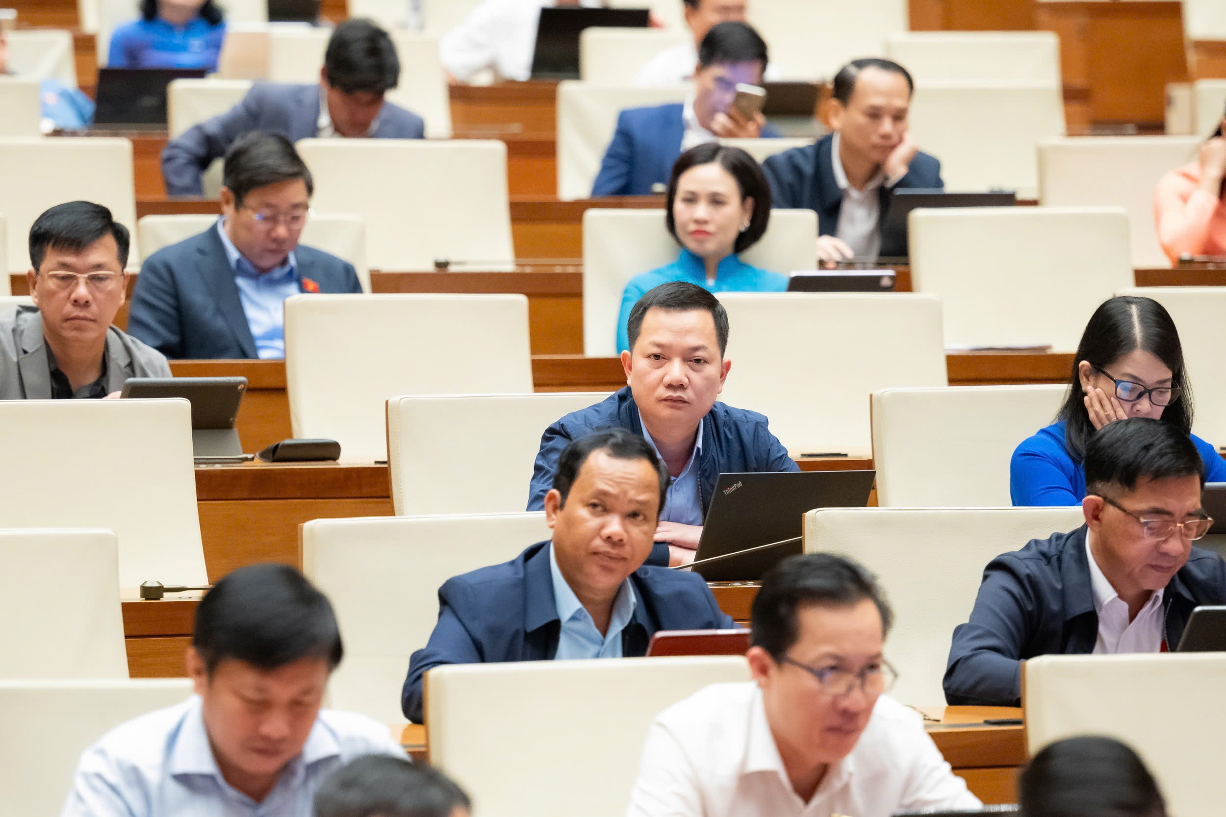 Hom nay, Quoc hoi thong qua Luat Thue thu nhap ca nhan sua doi hinh anh