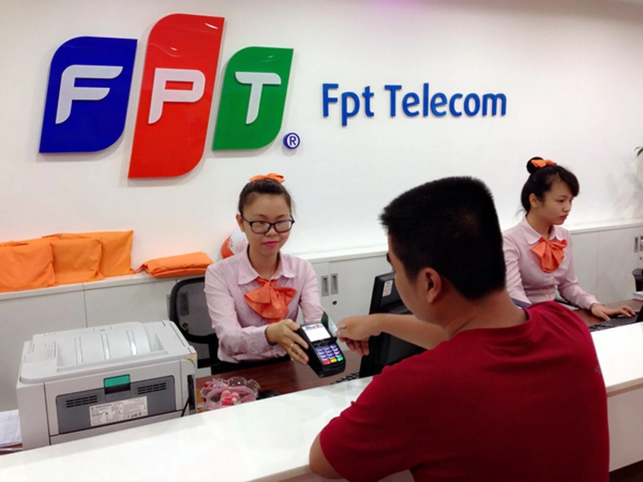 FPT Telecom lai ky luc sau khi ve Bo Cong an hinh anh