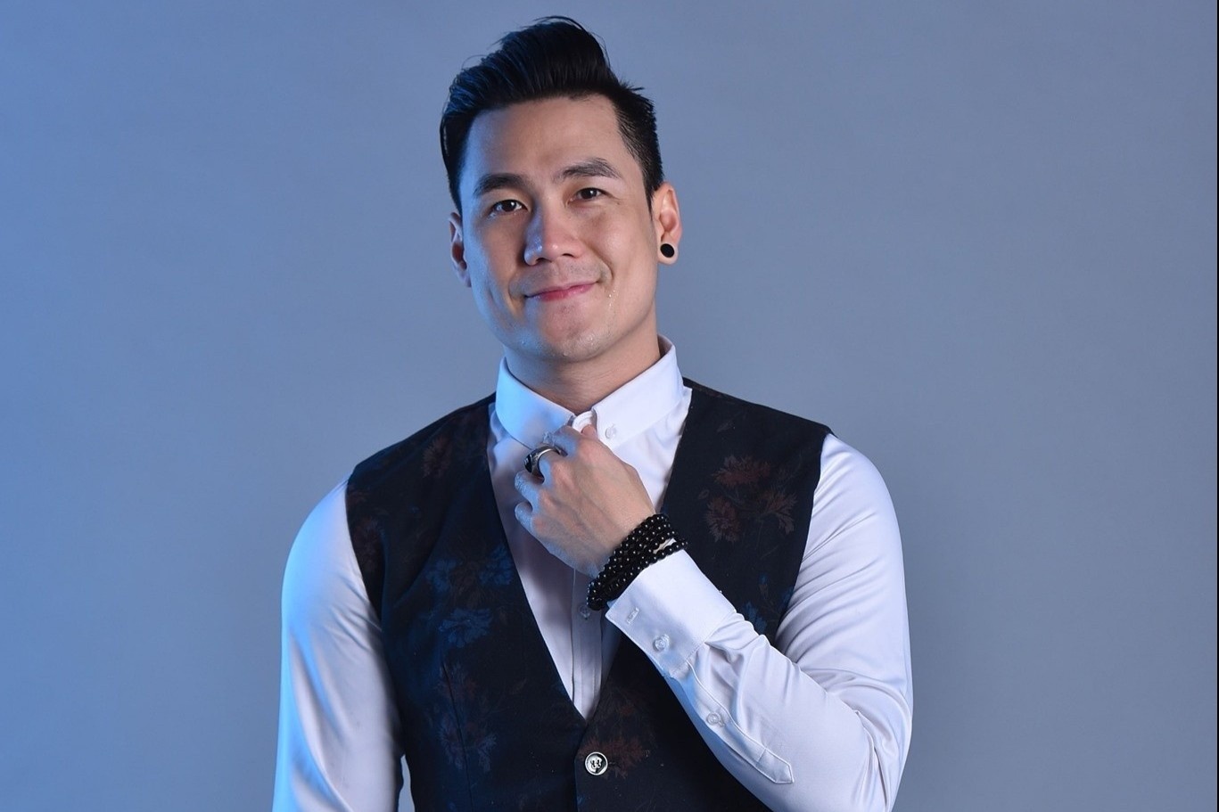 Xu phat ca si Khanh Phuong vi ban 'chui' co phieu hinh anh