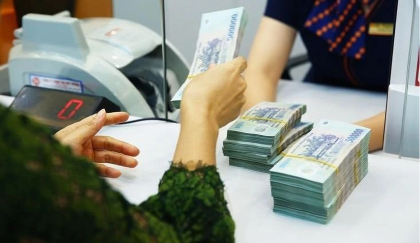 Can bo, cong chuc nhan ngay 10 thang luong khi ve xa lam viec hinh anh