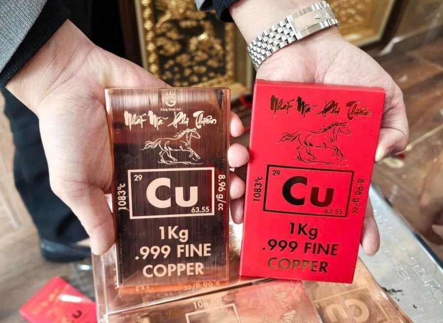 Ram ro rao ban dong thoi tich tru cho tang gia nhu vang bac hinh anh