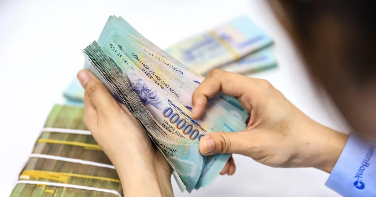 Lai suat tiet kiem sau Tet tang hay giam? hinh anh