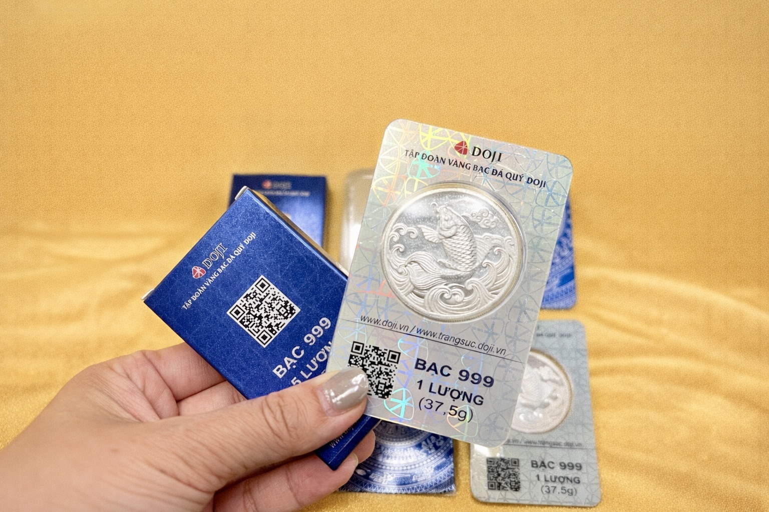 Them dai gia 'nhay' vao thi truong bac mieng hinh anh