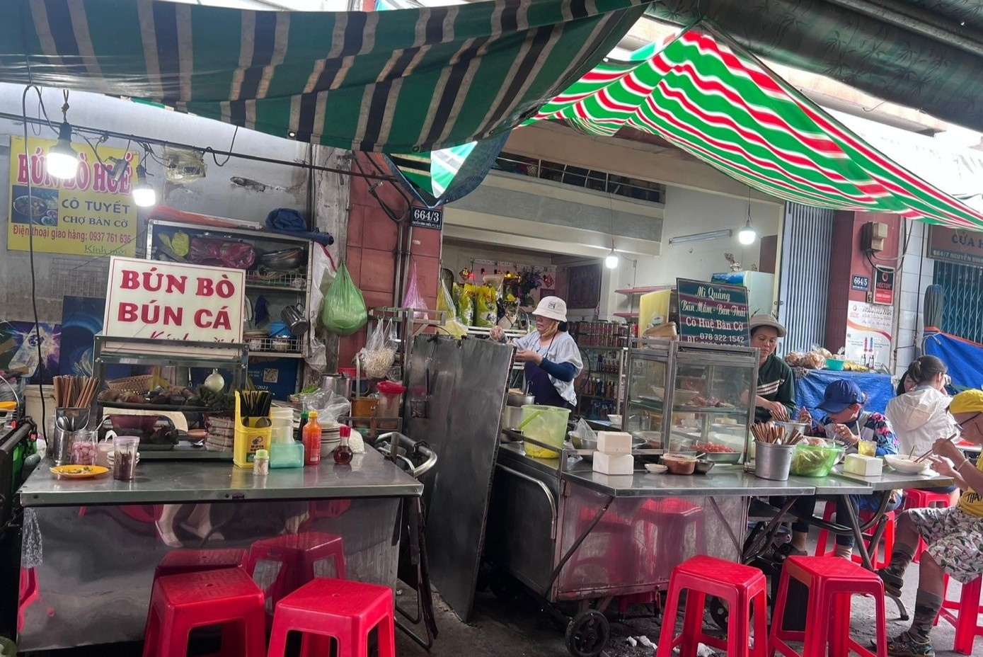 Nhieu mat hang, dich vu 'day song' theo gia xang dau hinh anh