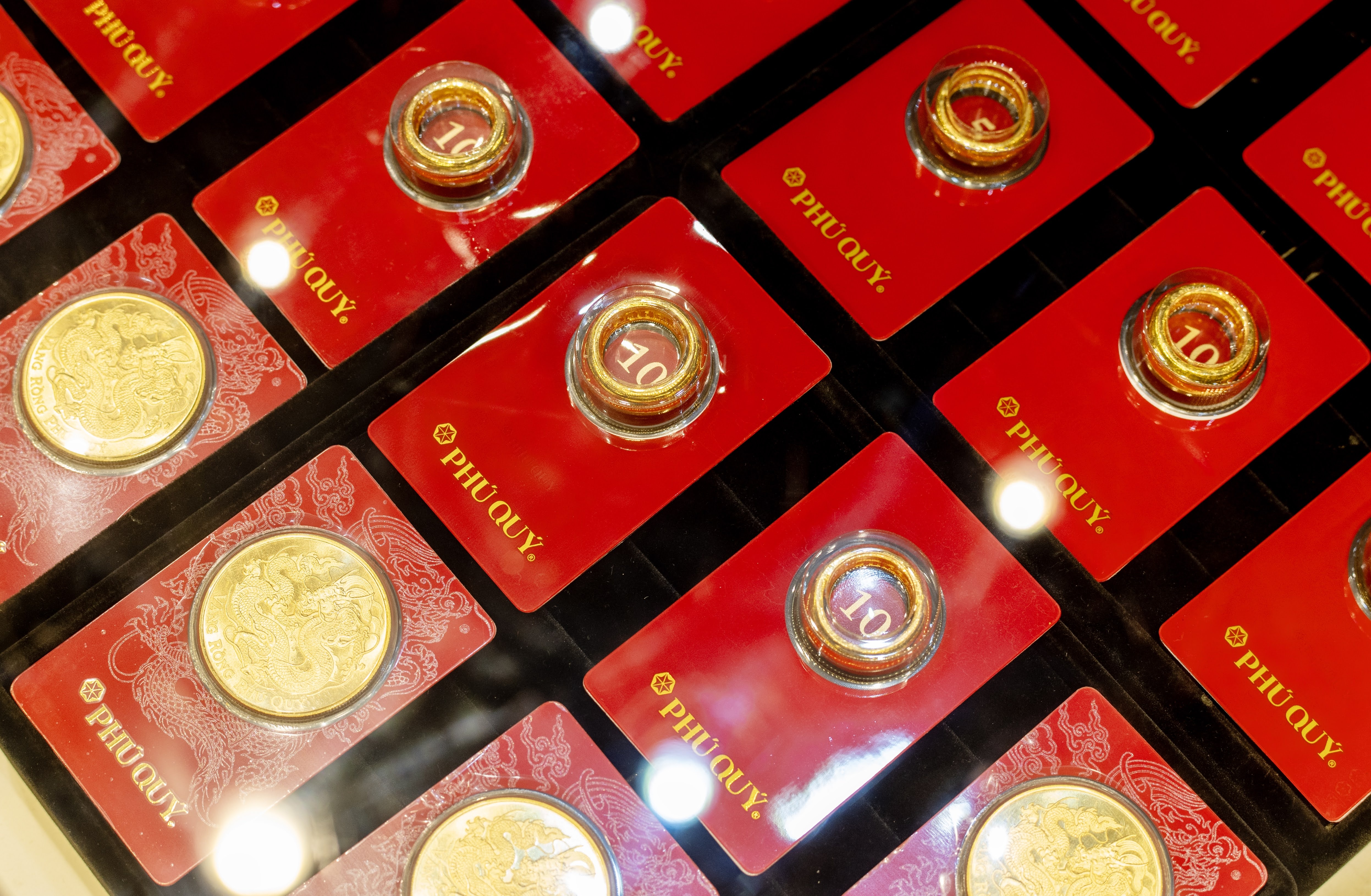 Gia vang quay dau tang gan 2 trieu dong/luong hinh anh