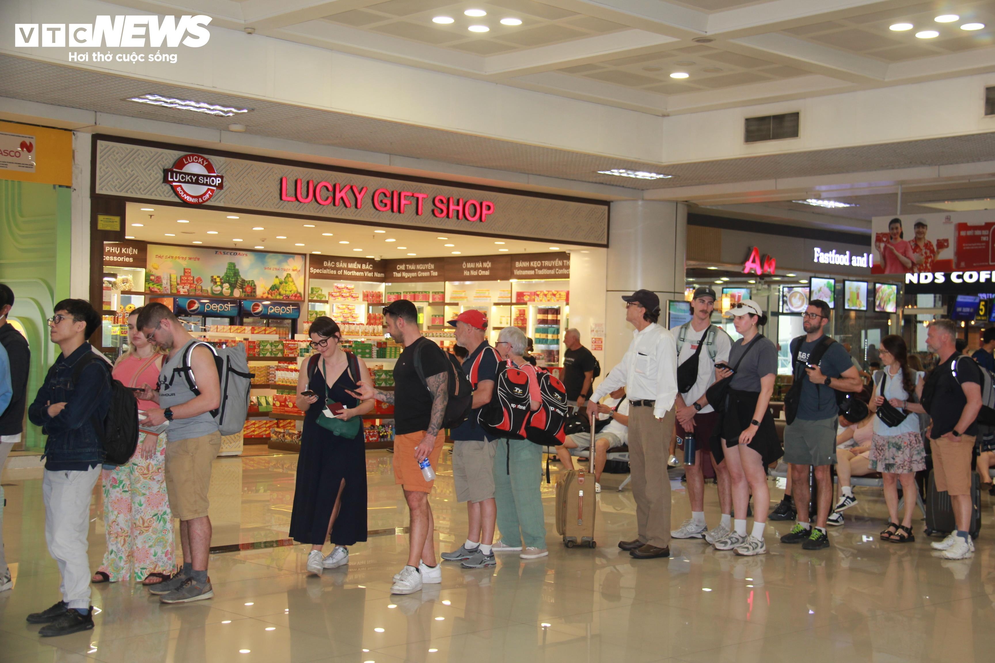 gia ve may bay anh 2