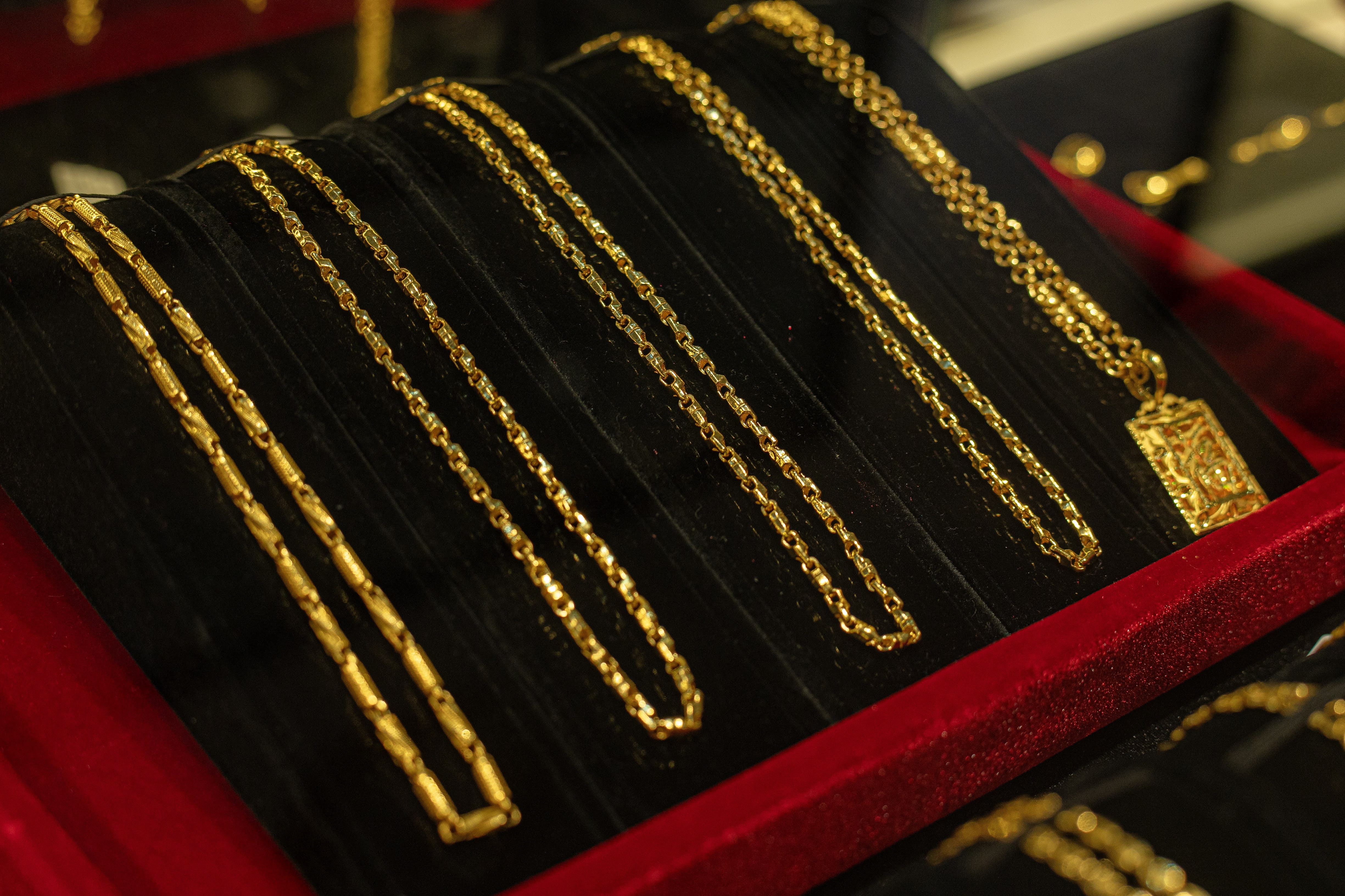 Gia vang trong nuoc lai giam 1,4 trieu/luong ngay dau tuan hinh anh