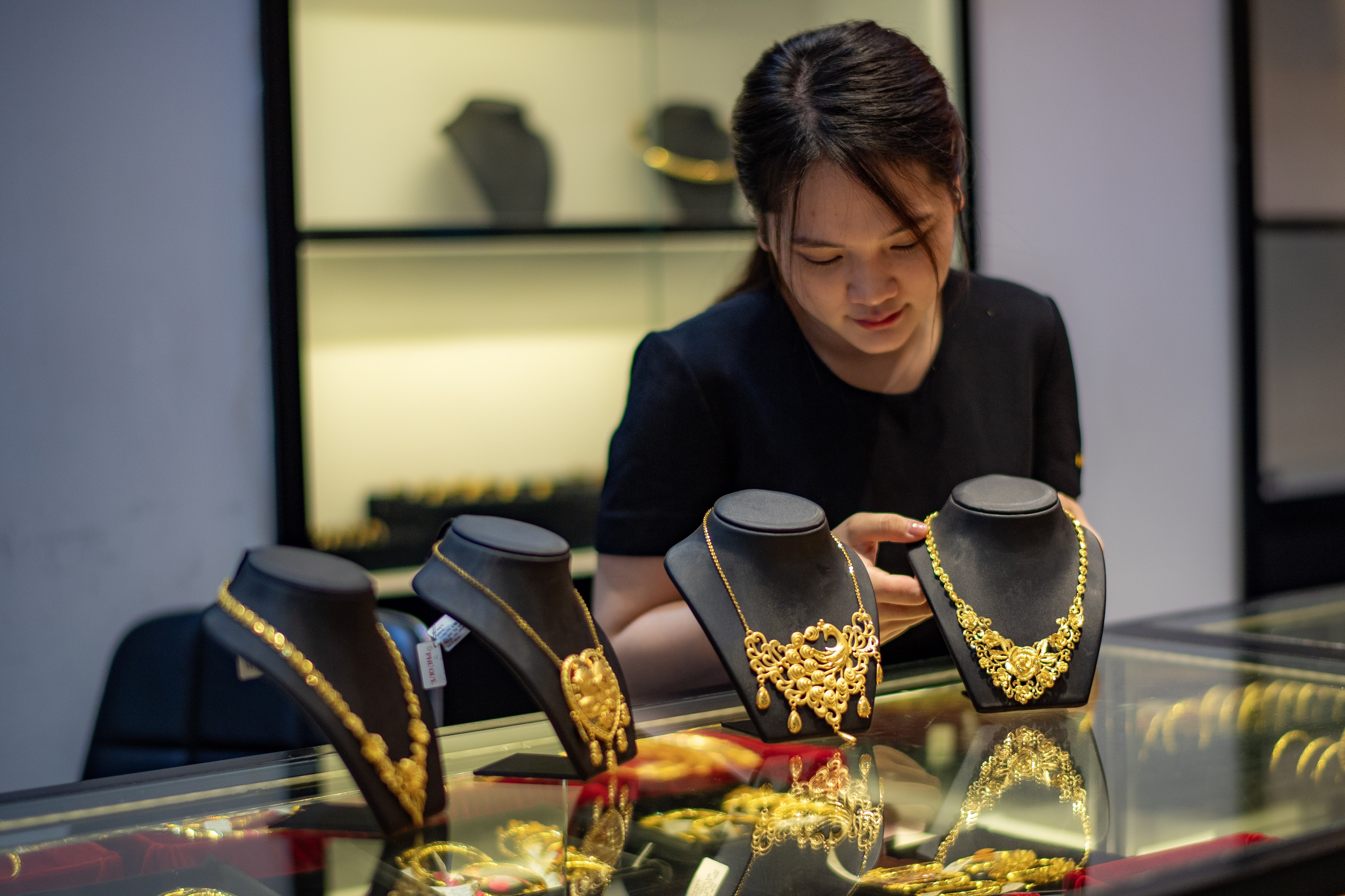 Gia vang trong nuoc vua tang hon 3 trieu dong/luong hinh anh