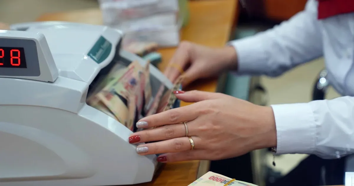 Ly do ngan hang huy dong chung chi tien gui cao hon lai suat tiet kiem hinh anh