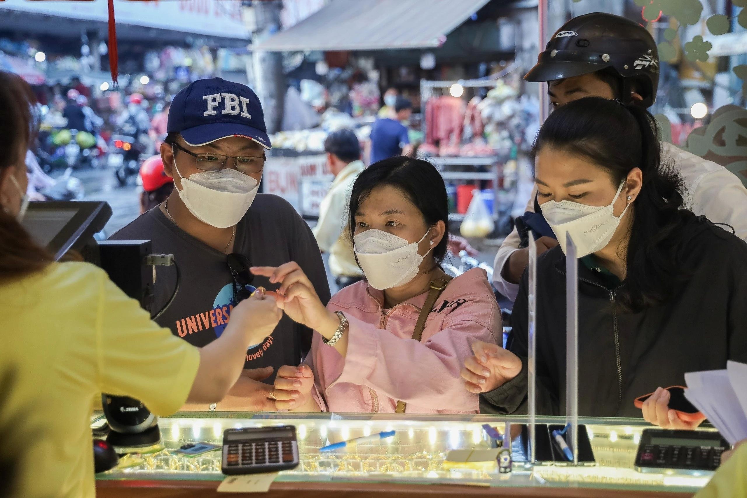 Gia vang tang gan 5 trieu dong moi luong hinh anh