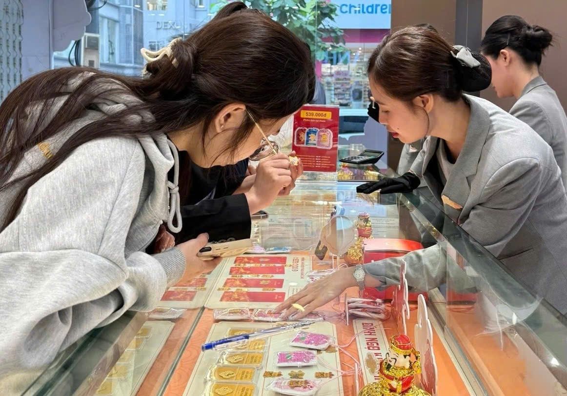 Huy Thanh Jewelry noi gi khi bi chuyen ho so vi pham sang co quan thue hinh anh