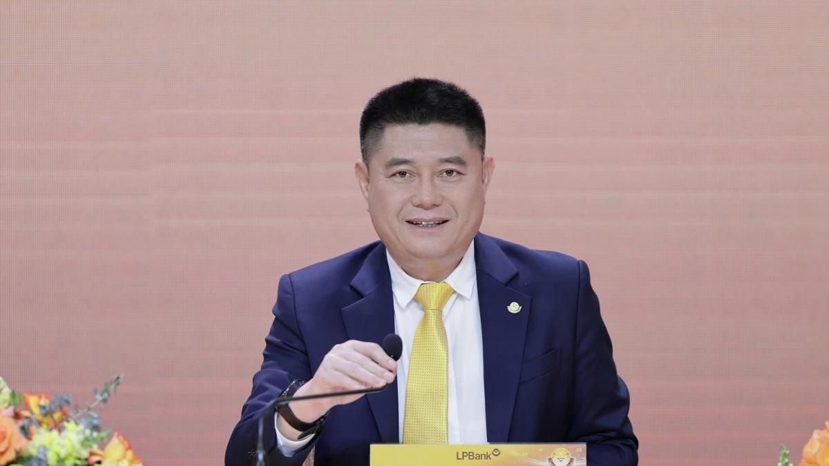 Ong Nguyen Duc Thuy ung cu HDQT Sacombank hinh anh