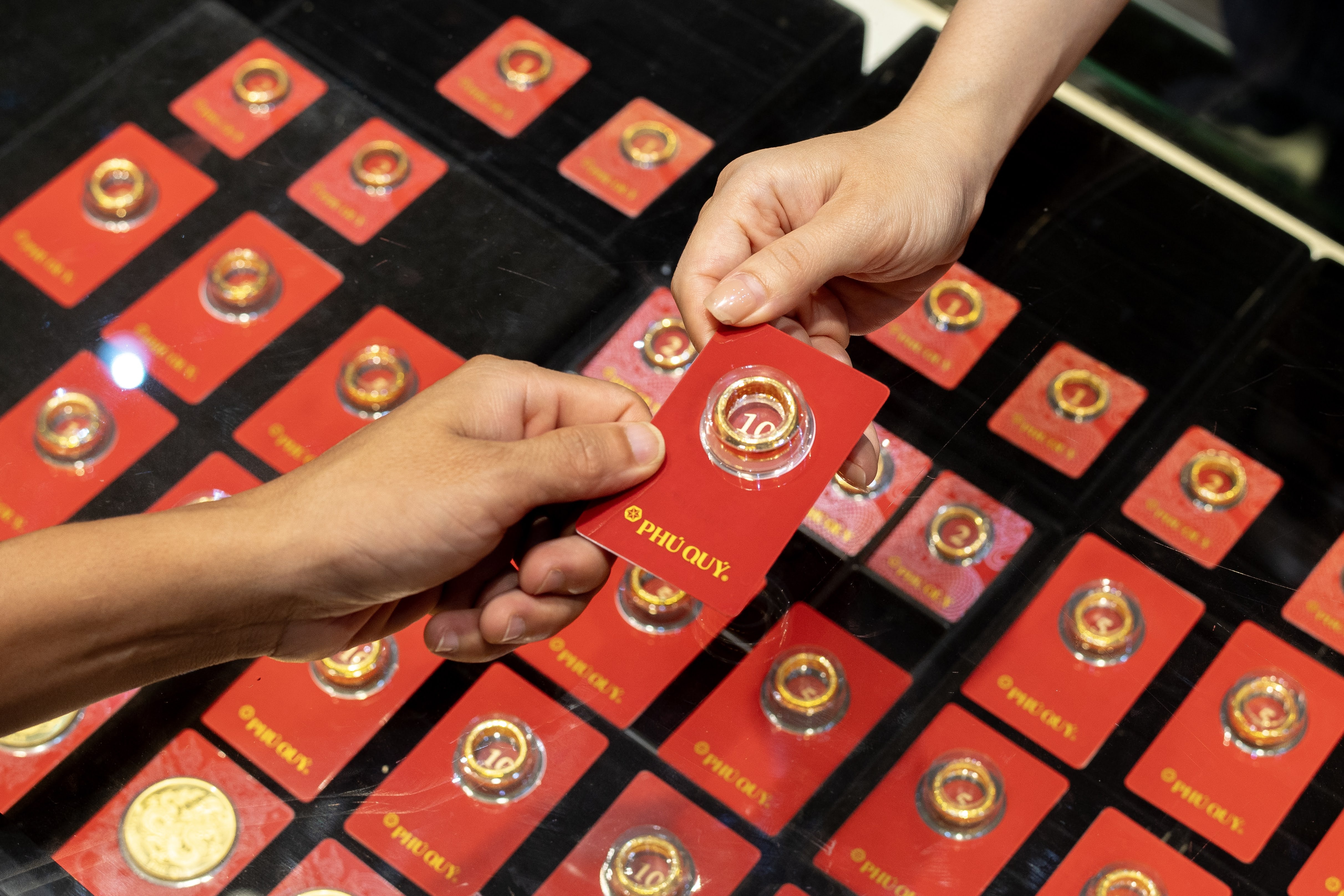 Gia vang trong nuoc tang tro lai hinh anh